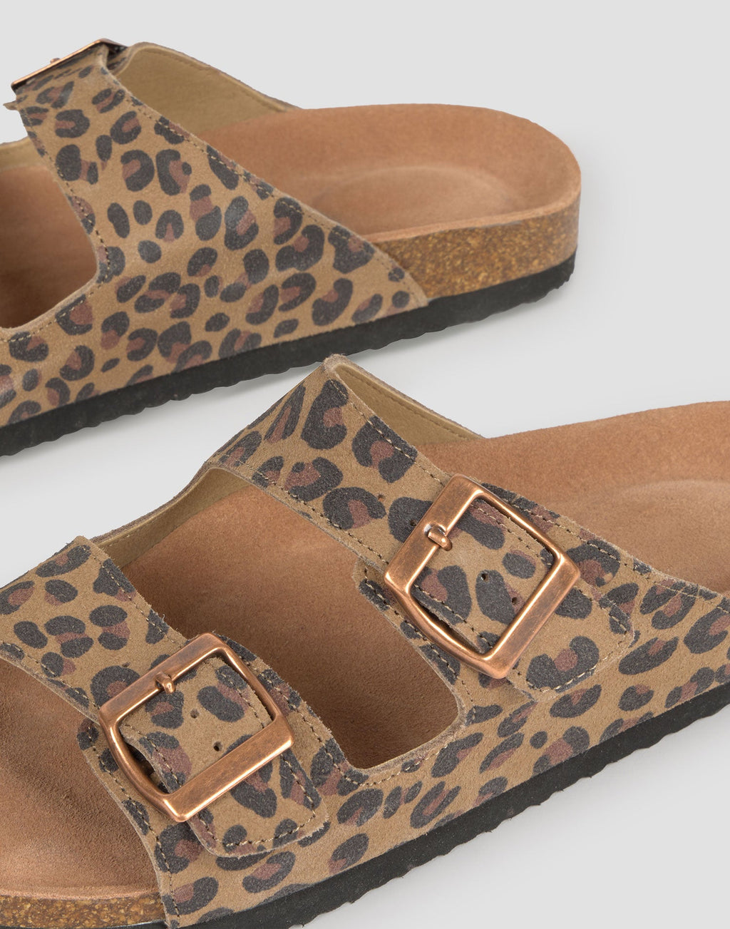 Sandalia doble hebilla ergonómica piel animal print